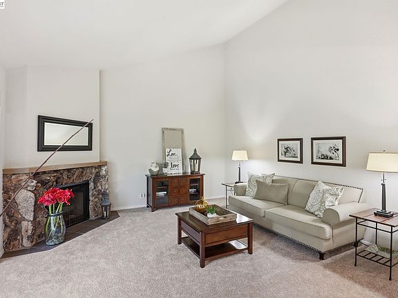 5th image of 21109 Gary Dr APT 220