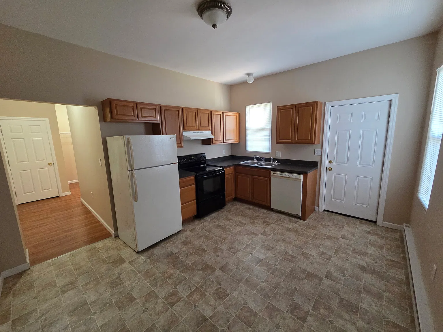 1 bed, $850 — Photo 2