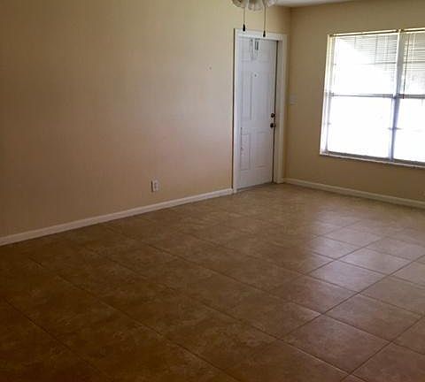 2nd image of 402 Sandpiper Dr #F