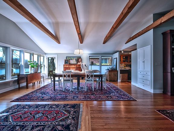 3rd image of 23060 Greenleaf Blvd