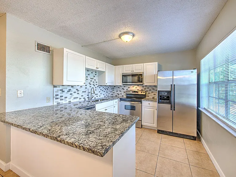 3514 Sarah St — Photo 26