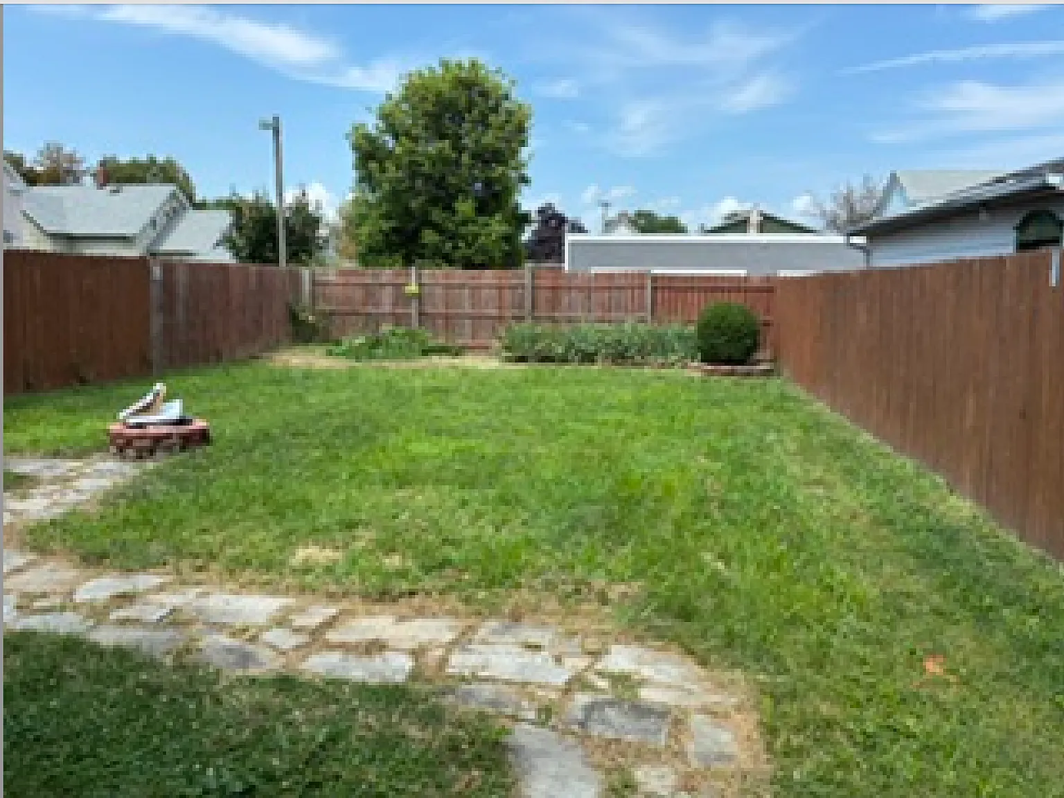 917 W Osborne St — Photo 3