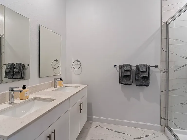 633 Trikomo Dr — Photo 32