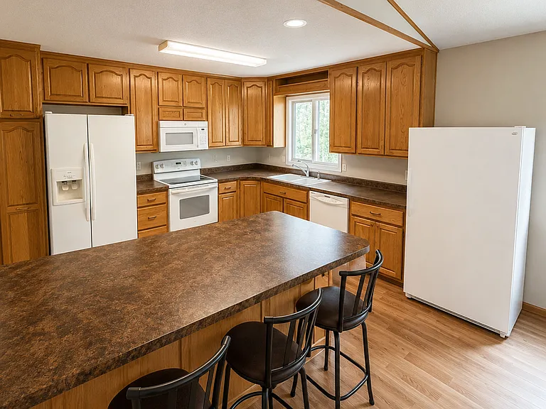 614 Pine St — Photo 3