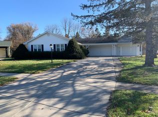 1348 Empire Ct, Freeport, IL 61032