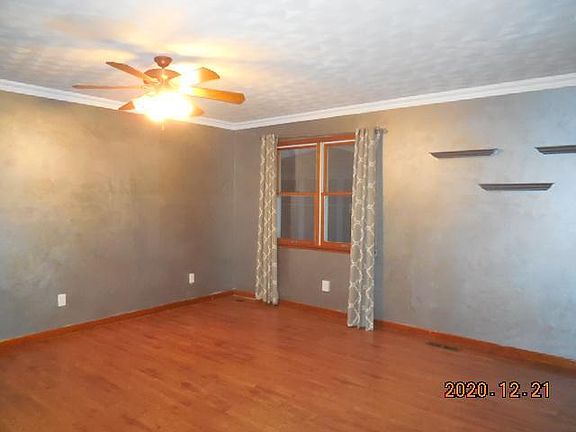 2nd image of 230 N Lovejoy St