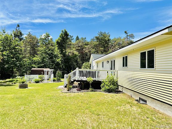 4th image of 2168 Orchard Beach Rd