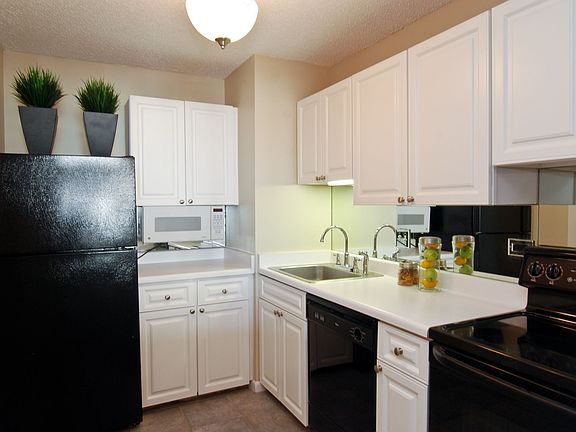 Fabulous Kitchen with Mirrored Backsplash