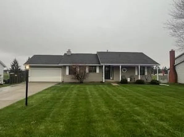 1443 Oakridge Dr, Bucyrus, OH 44820