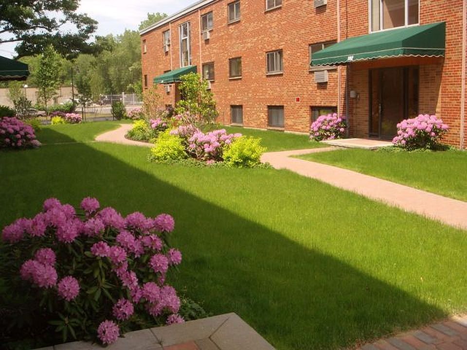 Exterior 1