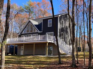 109 Apache Trl, Dingmans Ferry, PA 18328