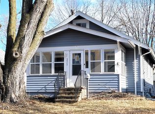 3905 Cambridge St, Des Moines, IA 50313