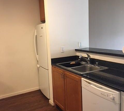 5th image of 888 7th St Unit 253