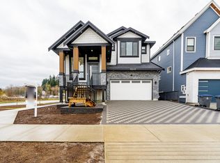 10648 124th St, Surrey, BC V3V0B1