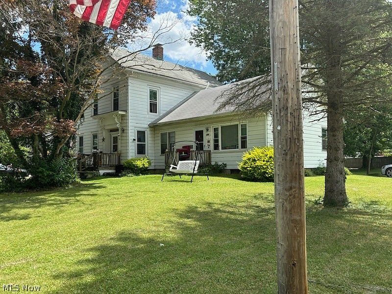 2nd image of 402 E Main St
