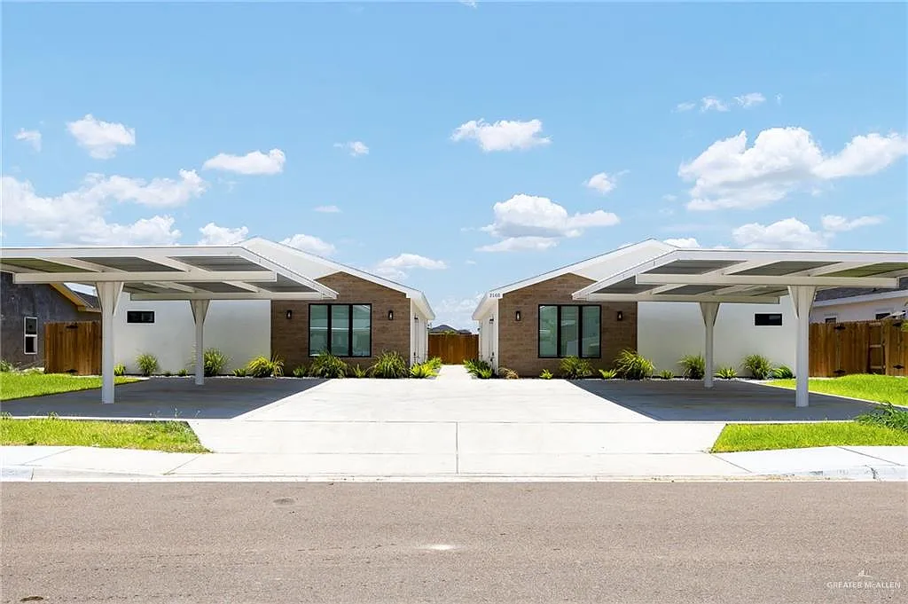 2 bed, 2.0 bath, 950 sqft, $1,250 — Photo 1
