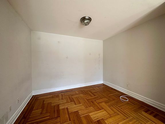 5th image of 47-60 39th Pl #1S