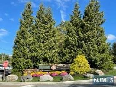 1st image of 4 Davos Dr Unit 9