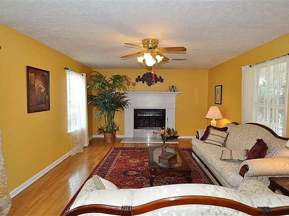 4th image of 239 Blue Lake Dr