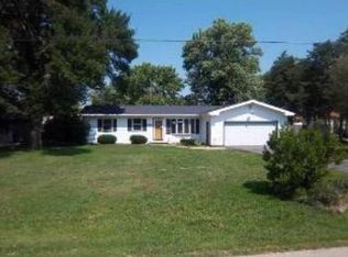 1490 E Old Pine Bluff Rd, Morris, IL 60450