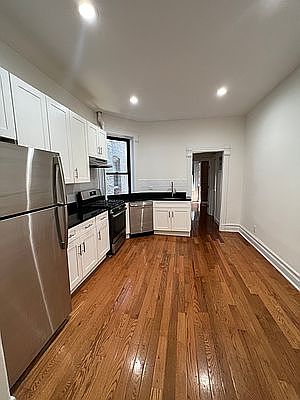 2nd image of 730 Amsterdam Ave APT 2S