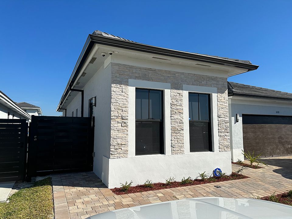 1 parking space in front of the unit