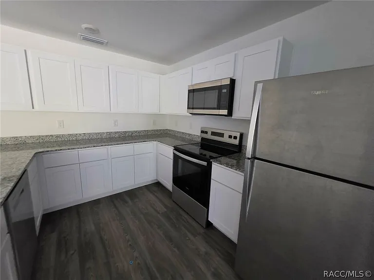 9610 N San Jose Way — Photo 5