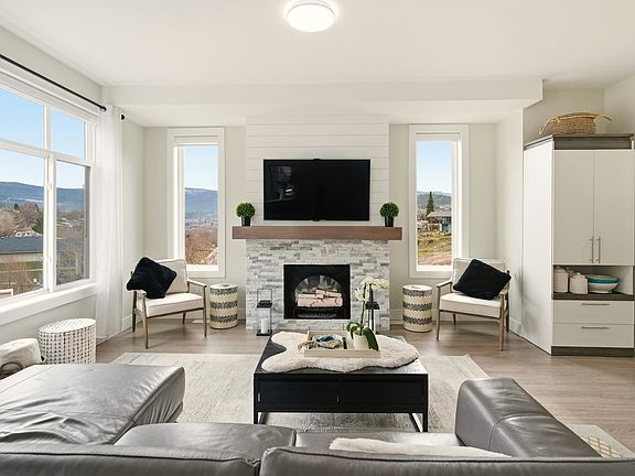 4th image of 1176 Black Mountain Dr