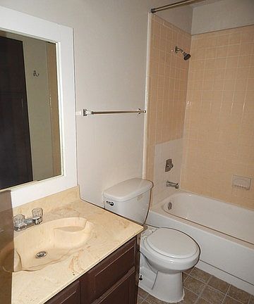 5th image of 2738 Knoll Tree St