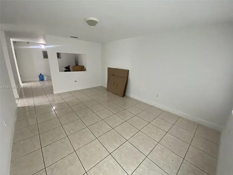3251 SW 67th Ave — Photo 5
