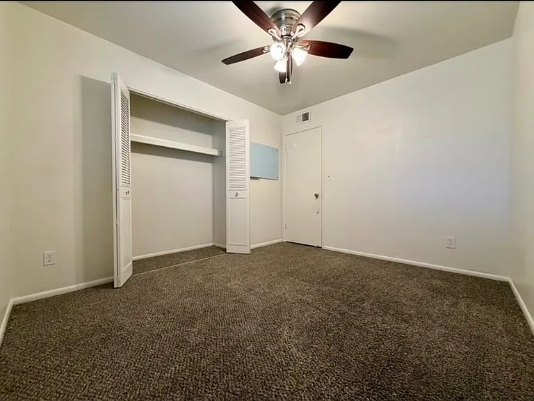 E Desert Cove Ave — Photo 6