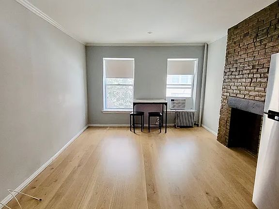 4th image of 445 W 36th St APT 19