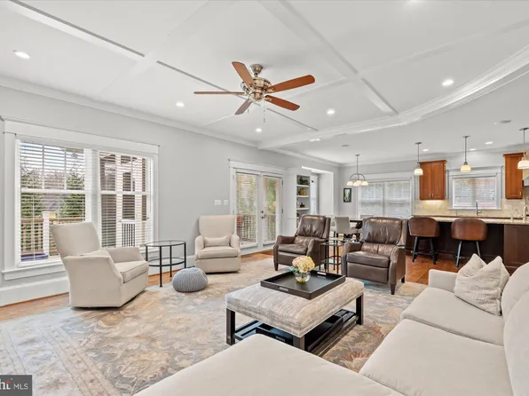 4212 31st St N, Arlington, VA 22207