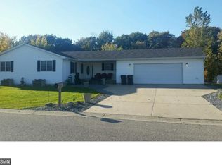 306 Maple Ridge Dr, Henderson, MN 56044