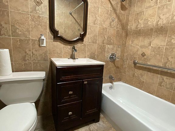 2nd image of 717 Taylor Ave #2