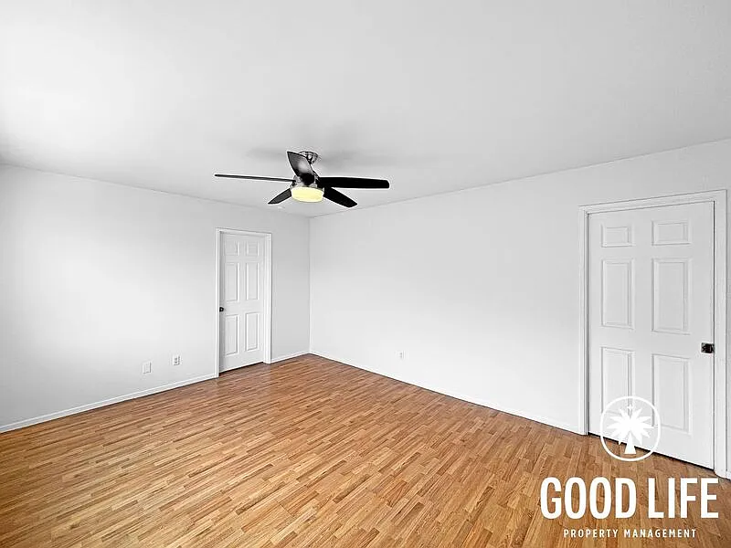 3 bed, 1.0 bath, 950 sqft, $2,995 — Photo 3