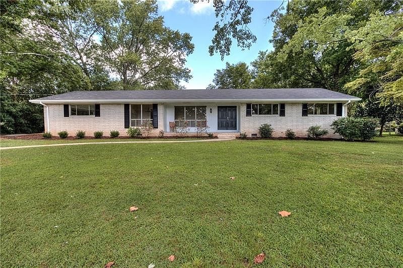 1st image of 39 Christine Dr