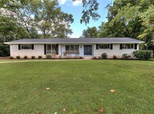 39 Christine Dr, Marietta, GA 30066