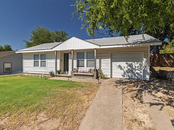2nd image of 1209 Grace St