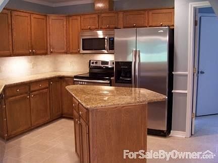 5th image of 205 Saint Thomas Dr