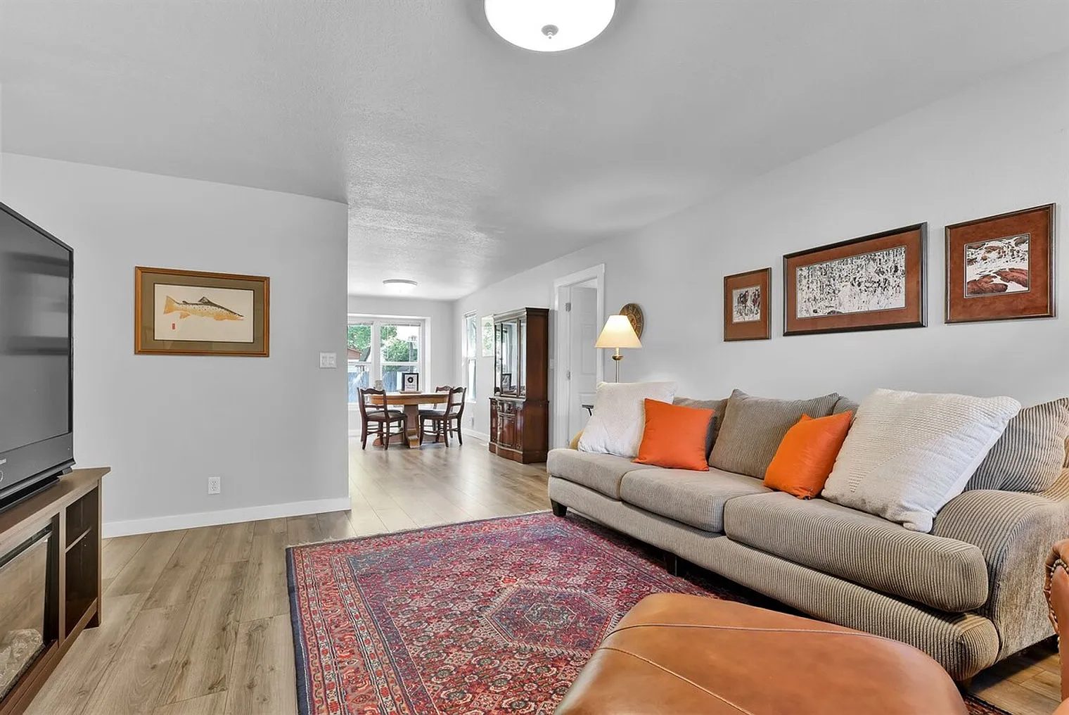 4 bed, 2.0 bath, 1496 sqft, $5,777 — Photo 2
