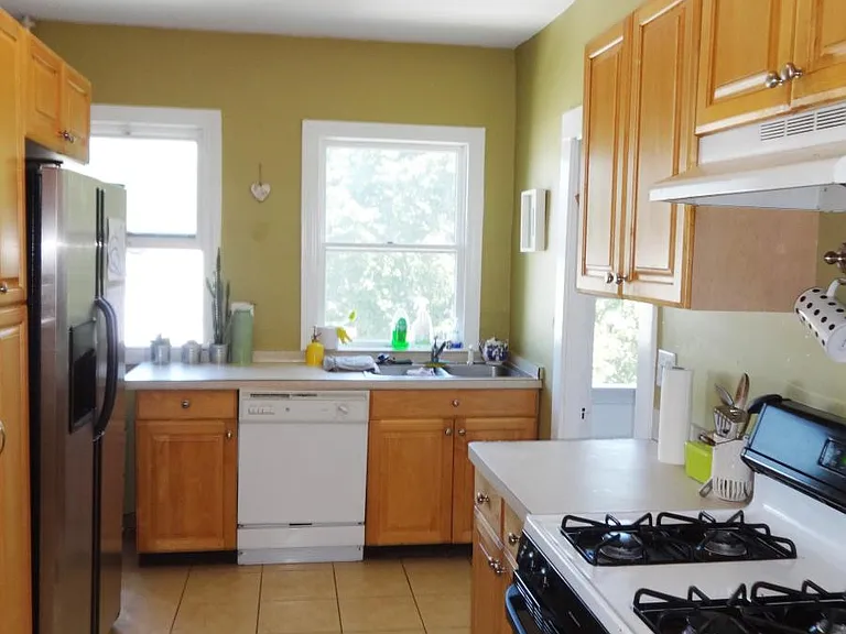 206 Sumner St #6 — Photo 1
