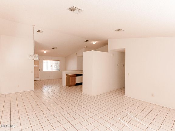4th image of 6128 S Birchwood Dr