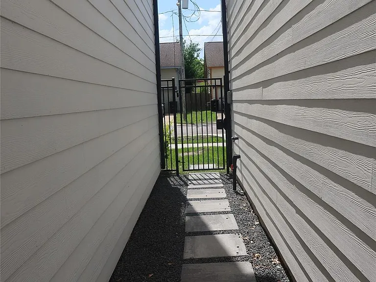 4810 Cochran St — Photo 24