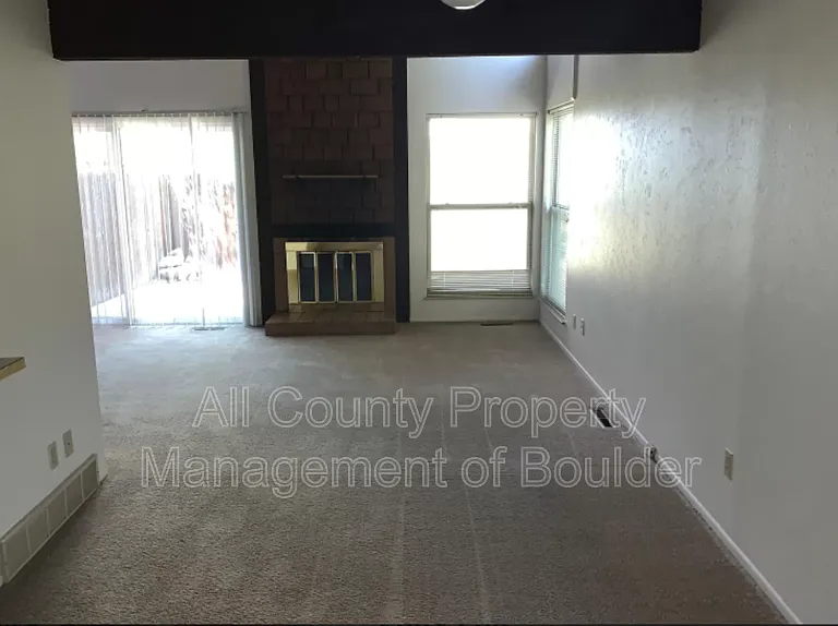 3257 Stanford Ave — Photo 8