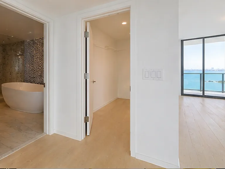 710 NE 29th St #3001 — Photo 4