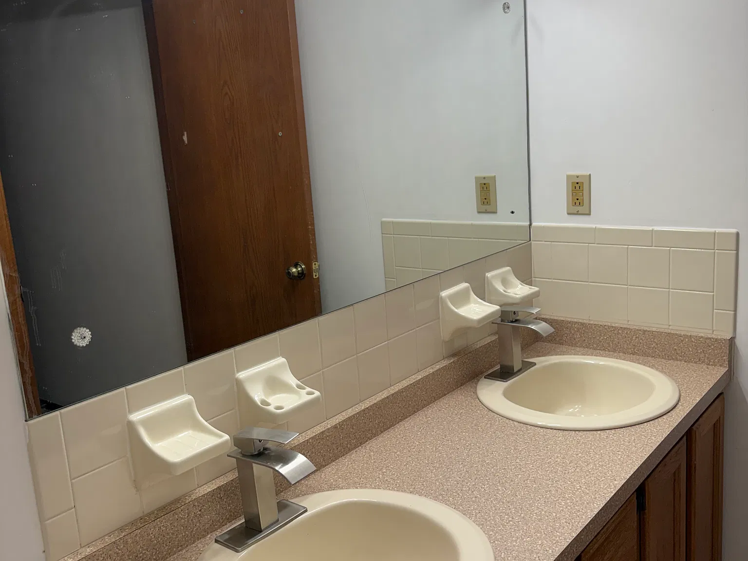 3 bed, 2.5 bath, 1716 sqft, $1,995 — Photo 4