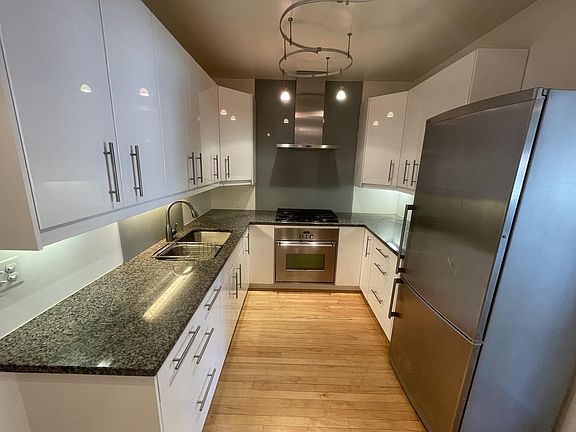 5th image of 2428 Kenilworth Ave
