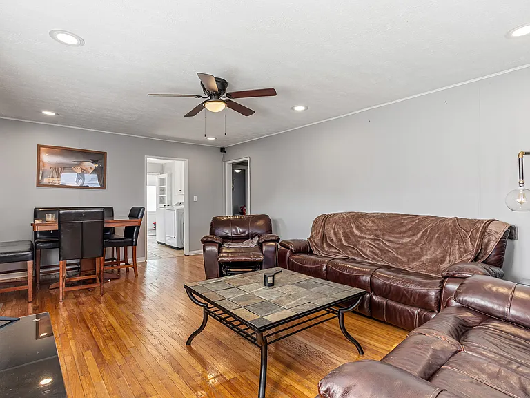 131 Eleanor Davis Dr — Photo 3