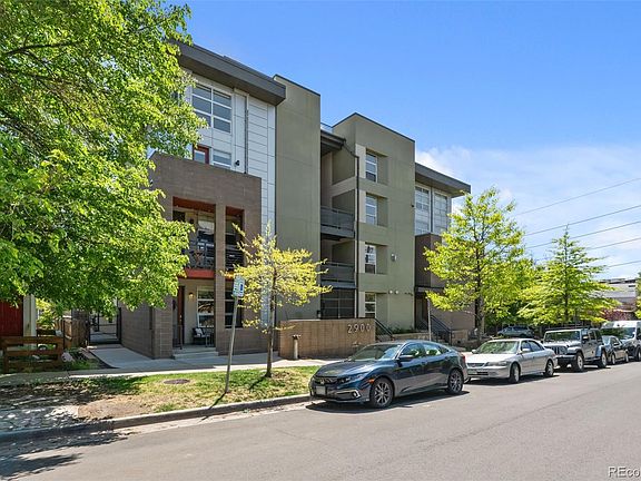 3rd image of 2900 Wyandot Street #302